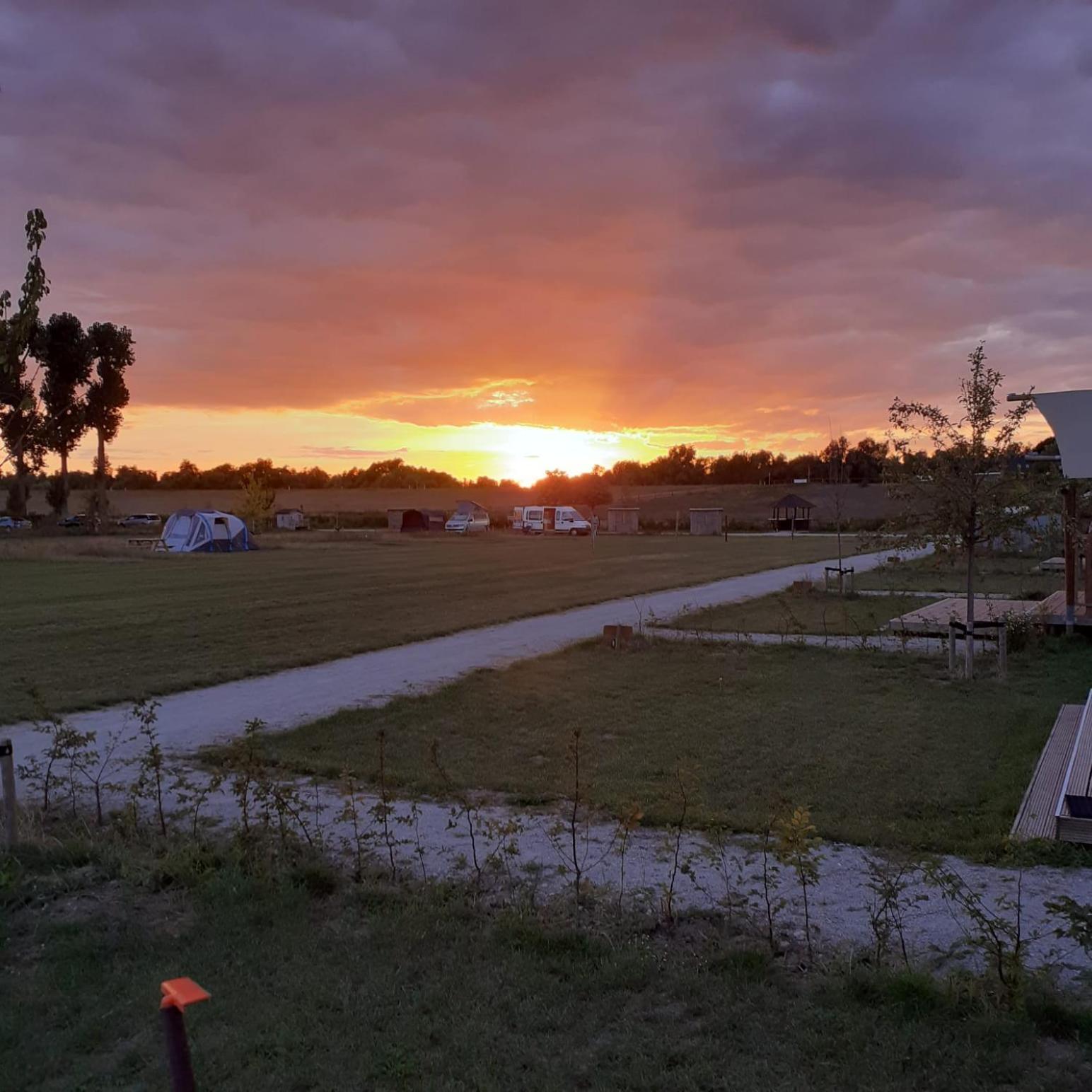 De Hazelaarshof Luxe Glampingtent Bij Natuurgebied De Millingerwaard Kekerdom ภายนอก รูปภาพ